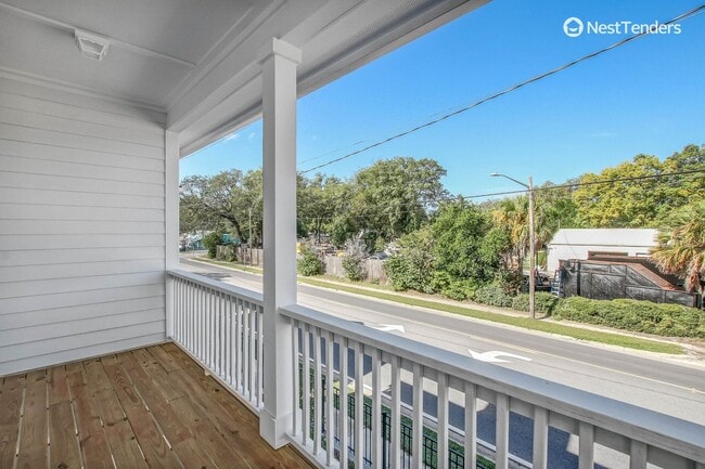 Building Photo - Amelia Island Coastal Charmer!