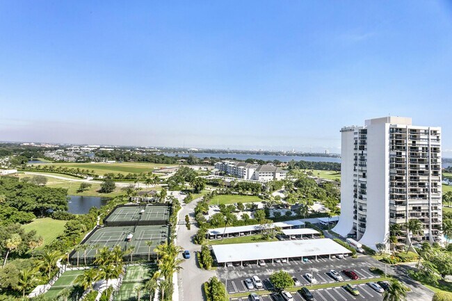 Building Photo - 2425 Presidential Way