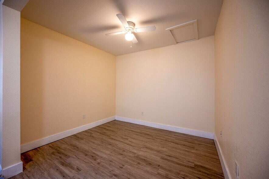 Building Photo - 8340 Roosevelt St