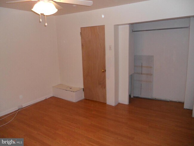Building Photo - 3128 N Shedwick St