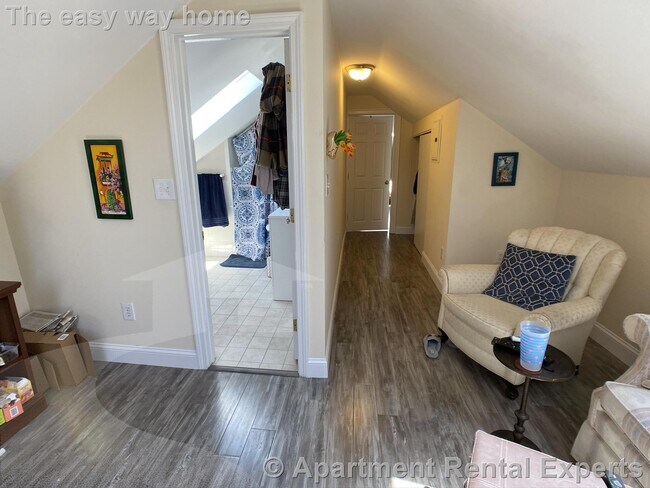 Building Photo - 80 Ten Hills Rd