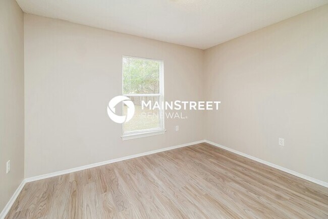 Building Photo - 911 Louvre Ct