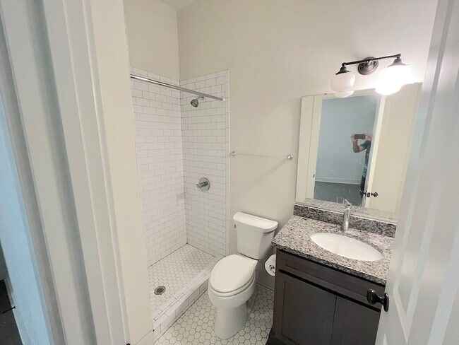 Building Photo - DIXON PARK | 2 BEDROOM | 2 BATH