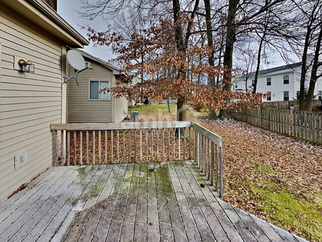 Building Photo - 8845 Amaranth Ct