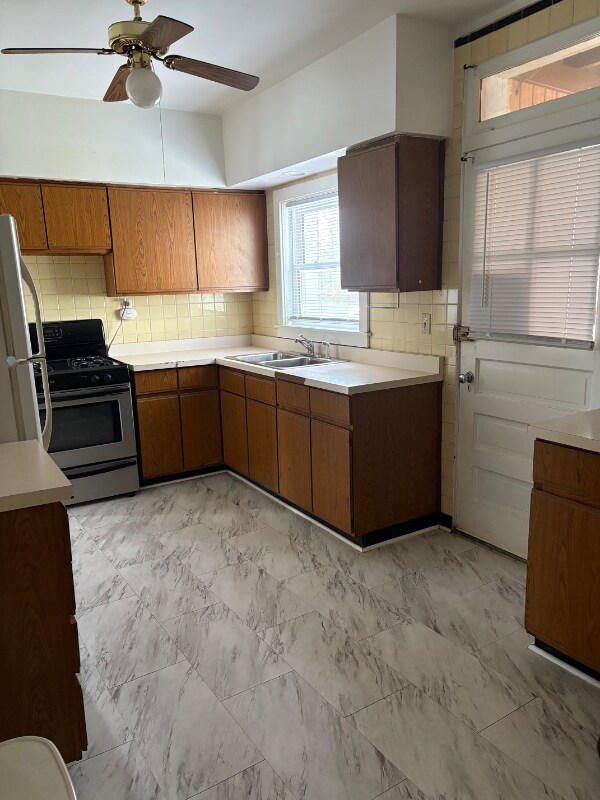 Building Photo - 3300 N Long Ave