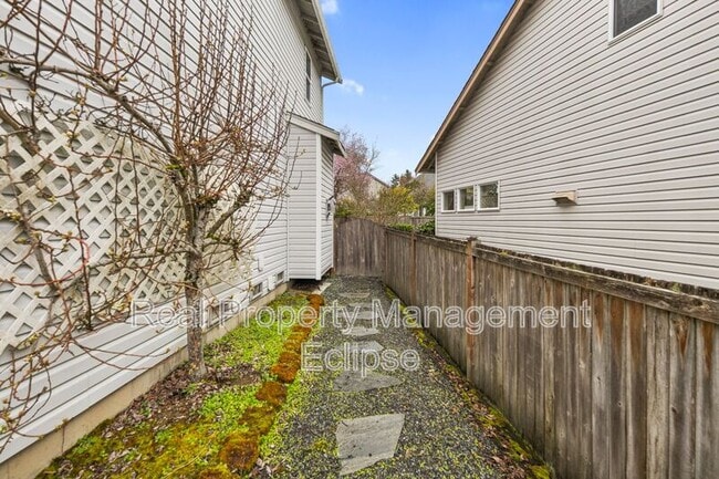 Building Photo - 5011 146th St SE