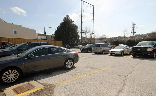 Building Photo - 4713 Umbria St