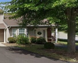Building Photo - Charming 2BR/1BA Townhouse in Quiet Commun...