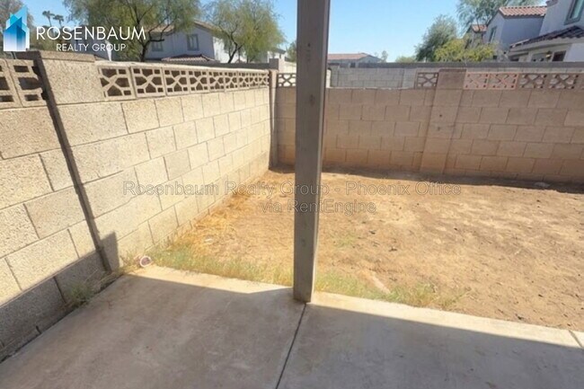 Building Photo - 1925 W Village Dr