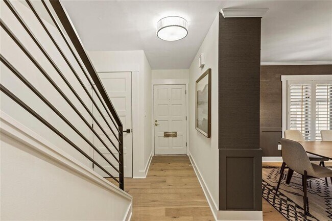 Building Photo - 72 Ivy Pkwy NE