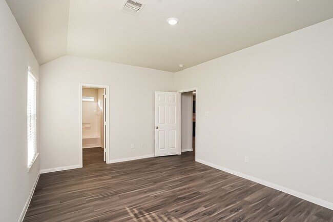 Building Photo - 2622 Needles Throw Ln