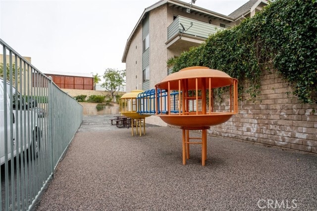 Building Photo - 13100 Bromont Ave