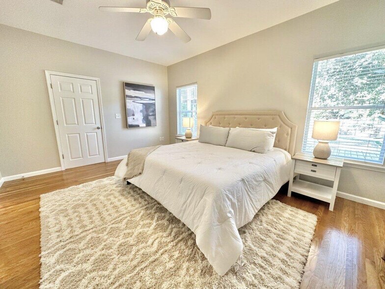 Building Photo - 106 Georgie St