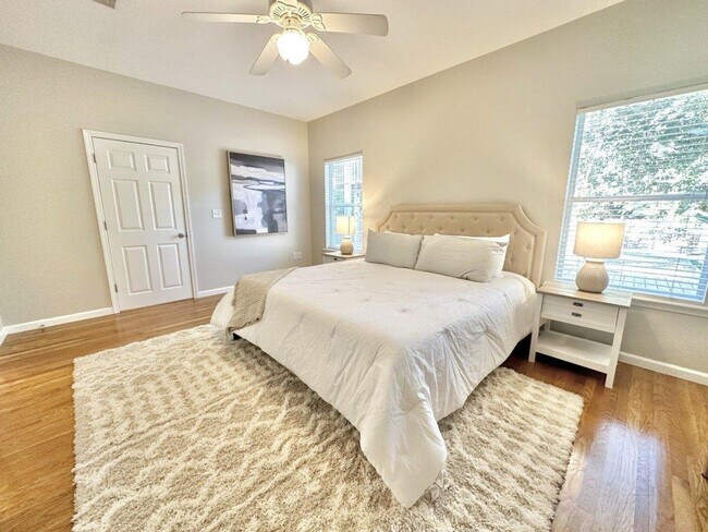 Building Photo - 106 Georgie St