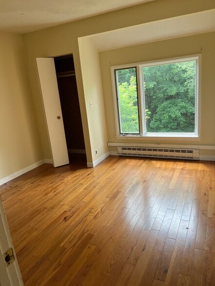 Bedroom 3 - 202 Brook Holw