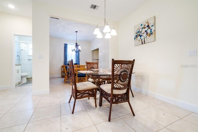 Building Photo - 520 Nogales Ct