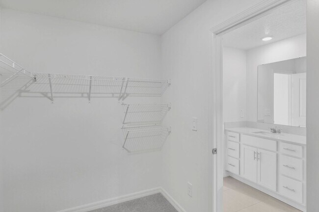 Building Photo - 2155 Lone Oak Ln