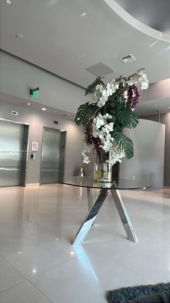 Building Photo - 275 NE 18th St