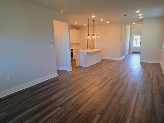 Building Photo - 1720 Purple Martin Dr