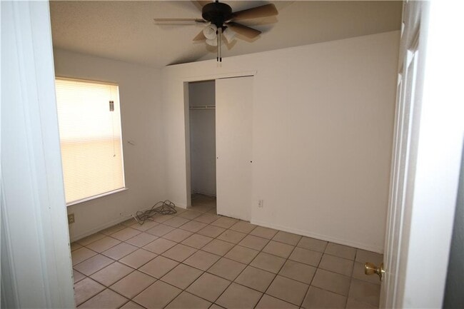 Building Photo - 6027 Bridalveil Dr