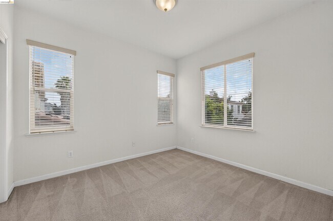 Building Photo - 6708 Sao Tiago Way