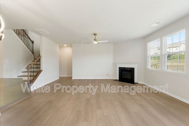 Building Photo - 2039 Morning Gold Dr