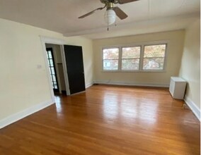 Building Photo - 839 N Main St