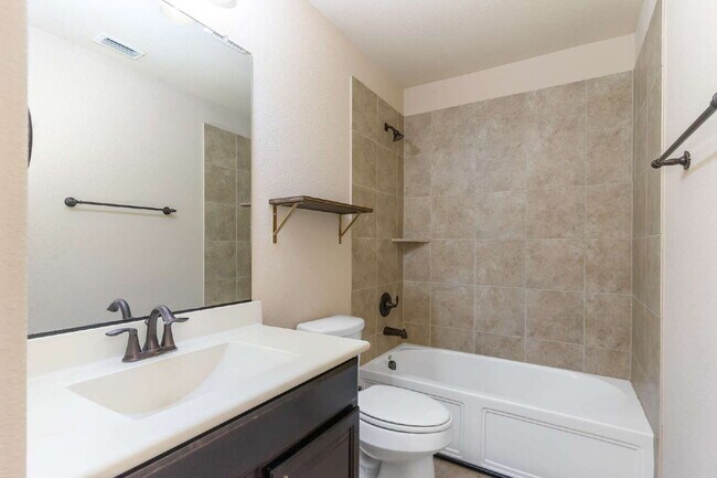 Building Photo - Golf Course Vibes at Home! Stylish 4BR Beauty with Private Putting Green in Fort Worth – Section ...