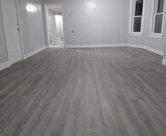 Building Photo - 104 Norfolk St