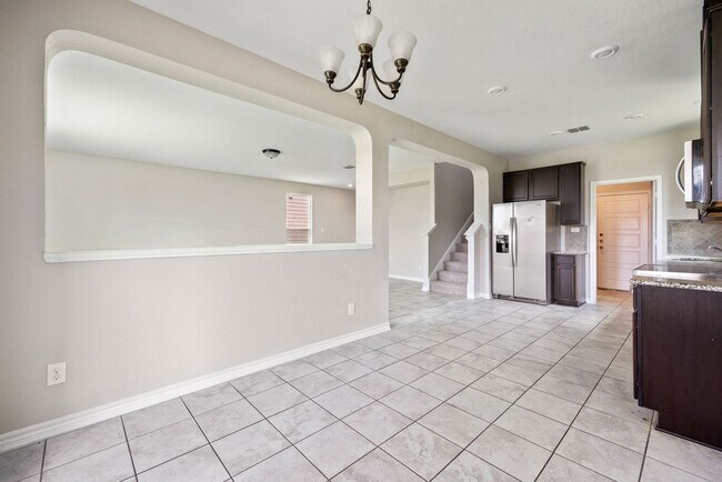 Building Photo - Charming 3-Bed, 2.5-Bath Home with Modern ...