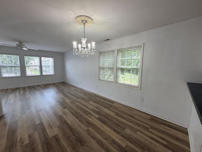 Building Photo - 4513 Country Club Rd