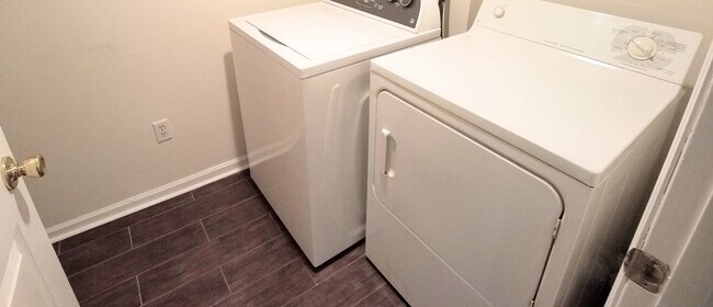 Building Photo - Gorgeous 1/1 Condo for Rent at The Crest close to UCF and Valencia College.