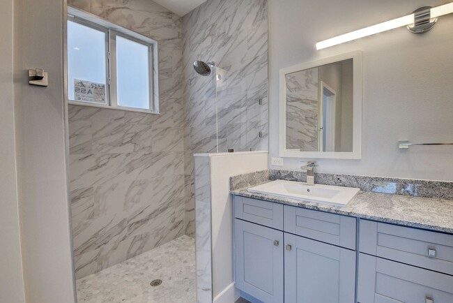 Building Photo - Modern 3/2 Home w/ garage for Rent- Delray...