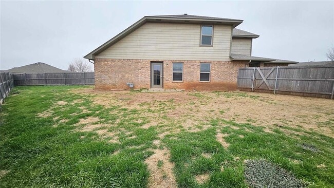 Building Photo - 8803 SW 45th St