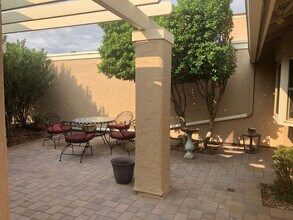 Building Photo - Perfect & Newly Updated Vacation Home, 45+ Active Adult Community. Available now through November...