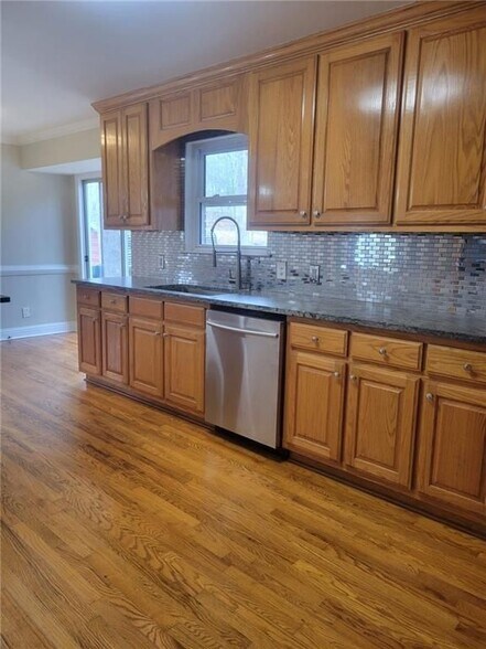 Building Photo - 3370 Westbrook Rd