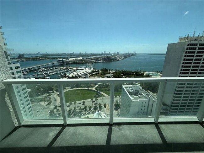 Building Photo - 253 NE 2nd St