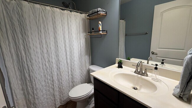 Building Photo - 176 Fields Pond Dr