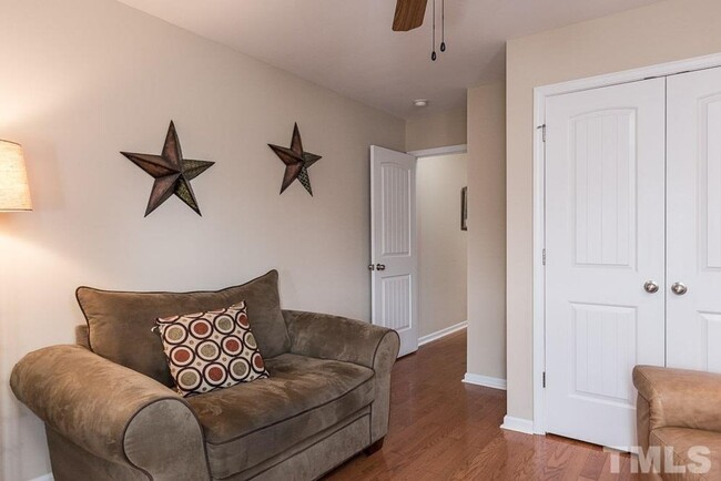 Building Photo - Charming 3BD, 2.5BA Raleigh Townhouse with...