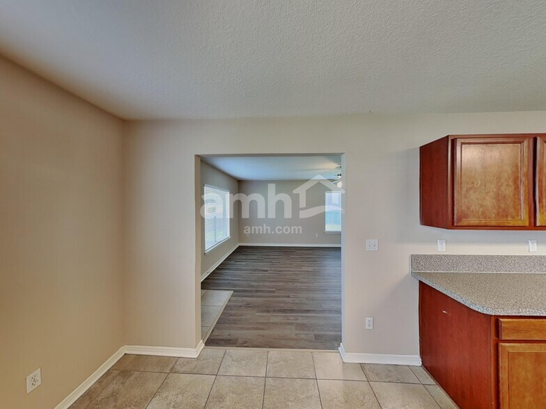 Building Photo - 2531 Fox Hill Ln