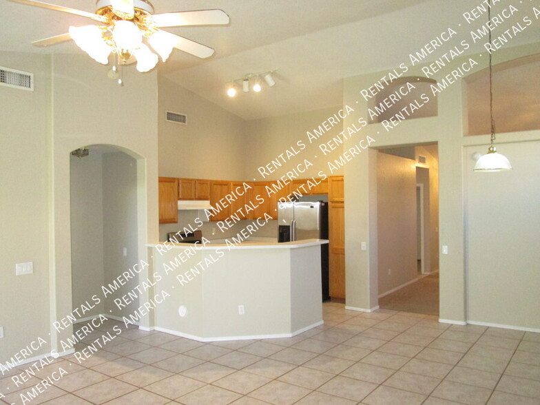 Building Photo - 1332 W Kesler Ln