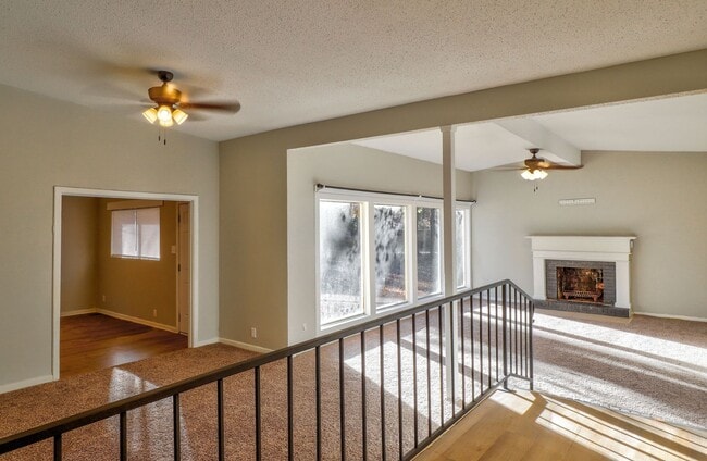 Building Photo - COMING SOON: 3 Bedroom 2 Bathroom House in Wake Village, TX