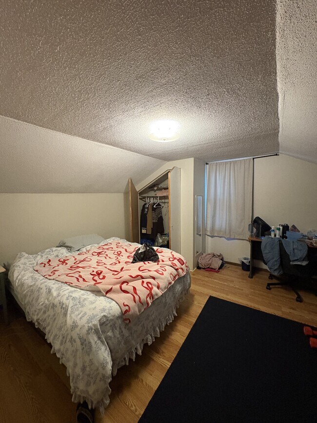 Building Photo - 204 Belchertown Rd