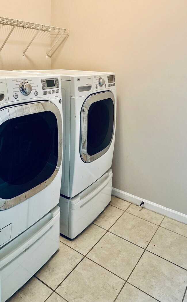 Building Photo - 15037 Taylor Ridge Ln