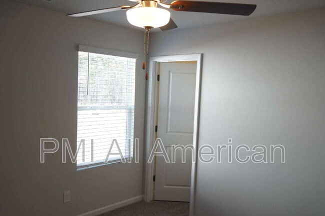 Building Photo - 289 Greenbay St