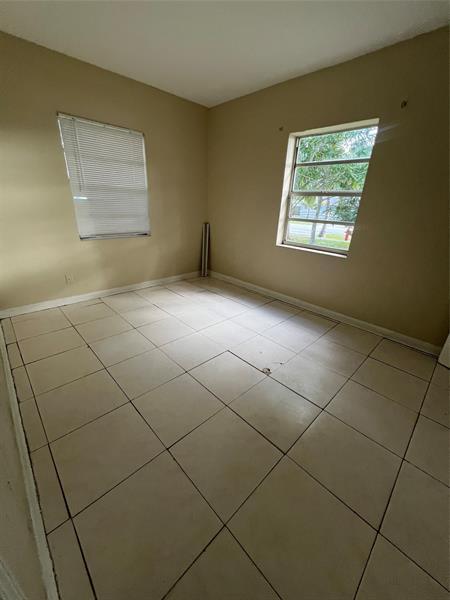 Building Photo - 418 E Evanston Cir