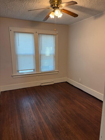 Building Photo - 132 Crescent Dr