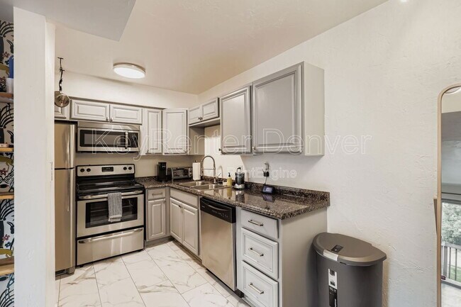 Building Photo - 5300 Cherry Creek S Dr