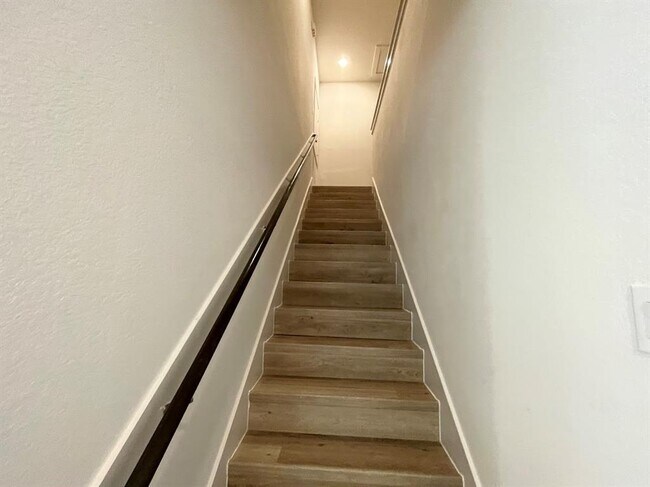 Building Photo - 2517 Appian Way