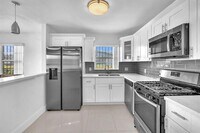 Building Photo - 17115 NW 12th Ct